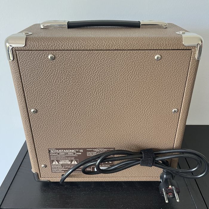 Fender Acoustasonic 15