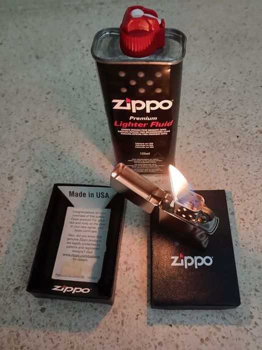 NOVO Isqueiro ZIPPO vintage original, completamente novo em caixa mais