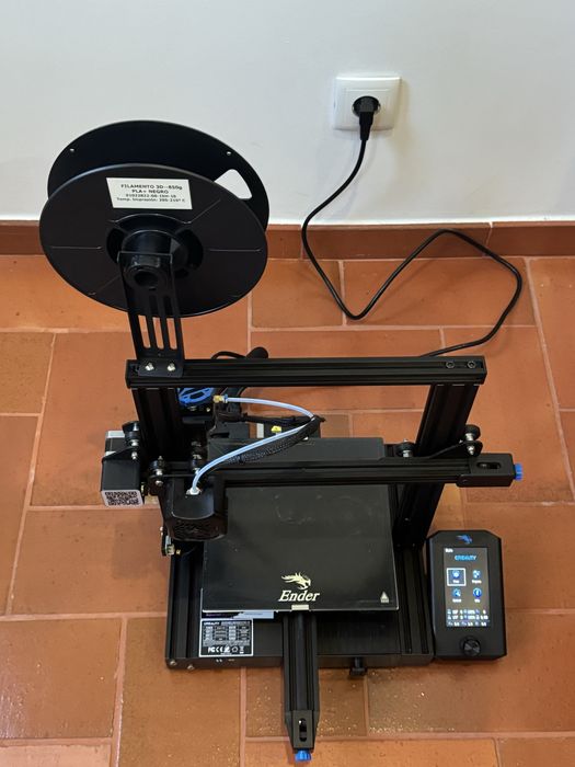 Impressora 3D Creality Ender 3 v2 + acessorios originais