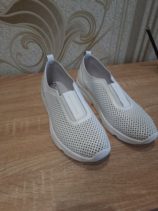 Продам мокасины женские