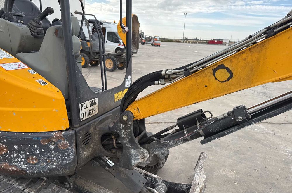 Bobcat E26EM 2017 — міні-екскаватор 2,6 т