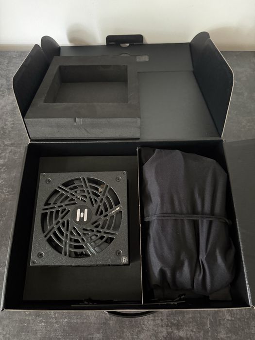 FSP/Fortron Hydro TI PRO 1000W 80 Plus Titanium ATX 3.1
