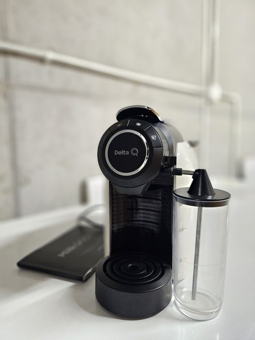 Ekspres kapsułkowy Delta Q Qool Milk biały