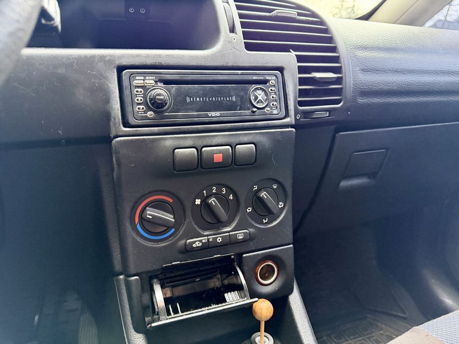 Opel Zafira 2004 рік 1,6 бенз 7 - місна