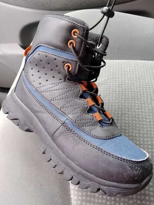Reserved. Buty zimowe.