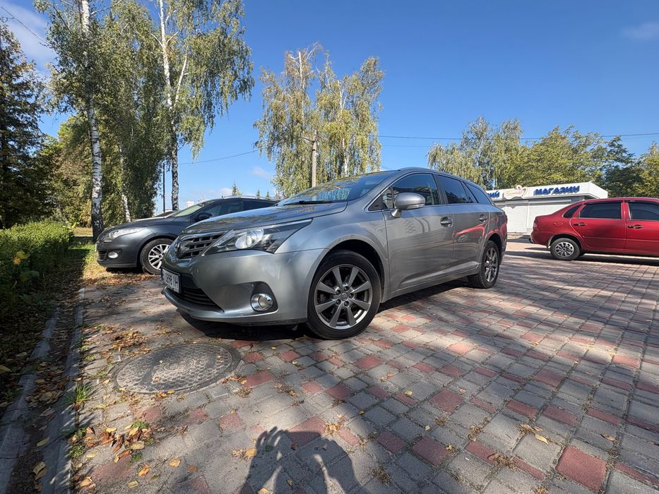 Продам Toyota avensis 2012