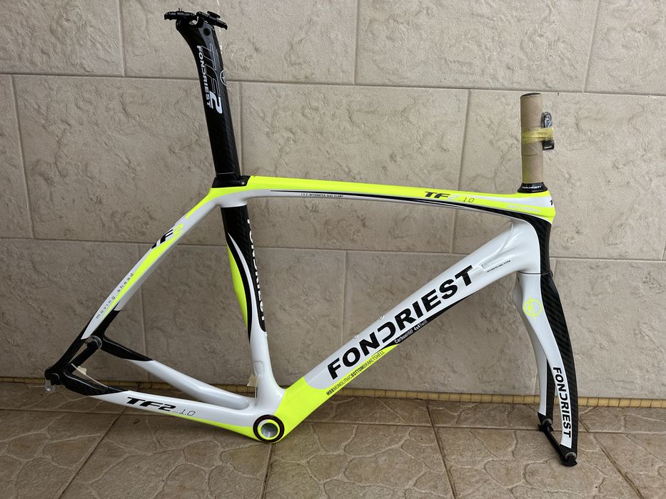 Bicicleta - Quadro Fondriest em carbono - Novo