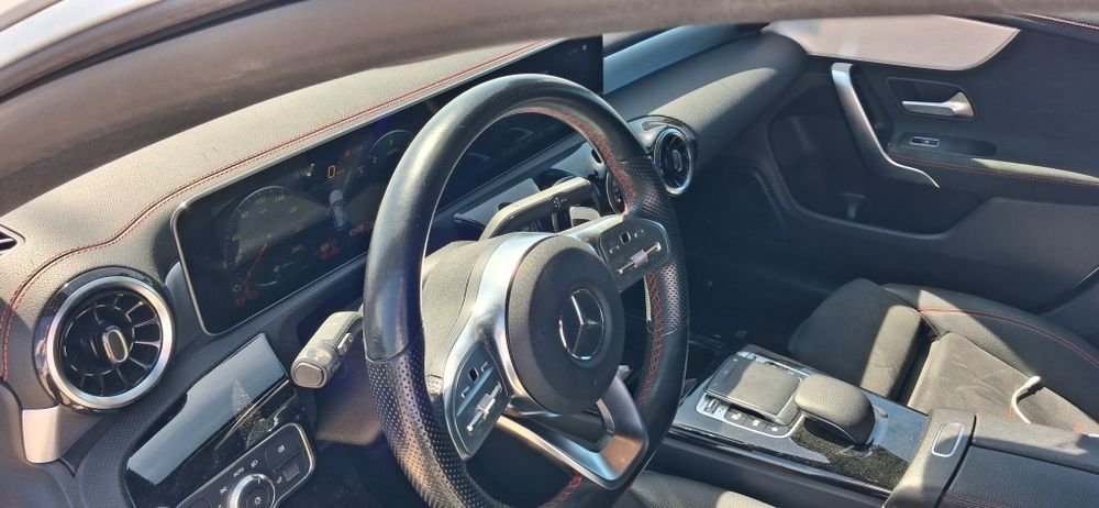 Vendo  mercedes como nova..motivo troca de carro.
