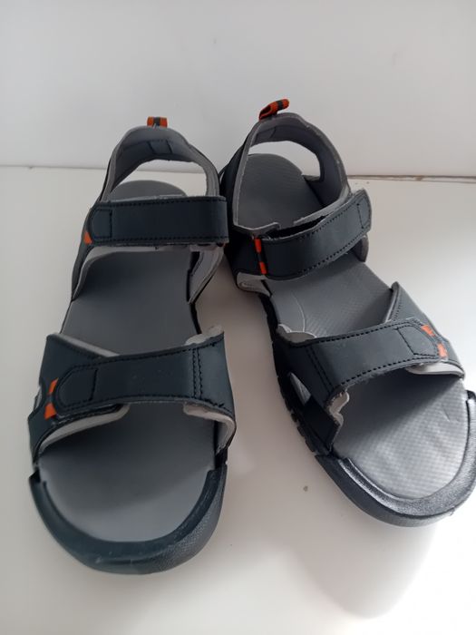 Nowe sandały trekingowe Quechua rozm 40.