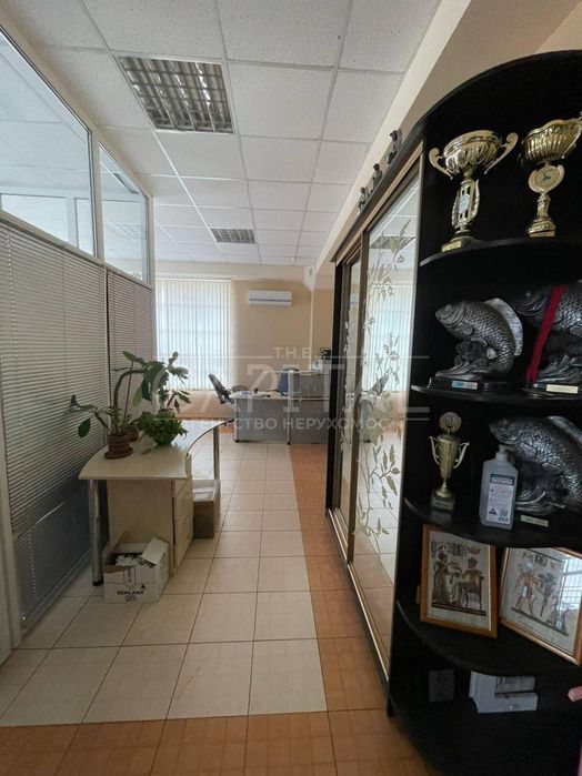 Продаж 3-поверхової будівлі, вул. Індустріальна, с. Святопетрівське