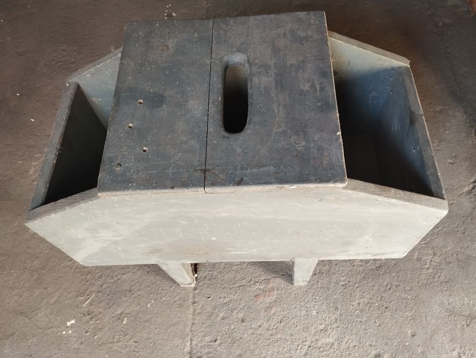 Стул-коробка для инструмента