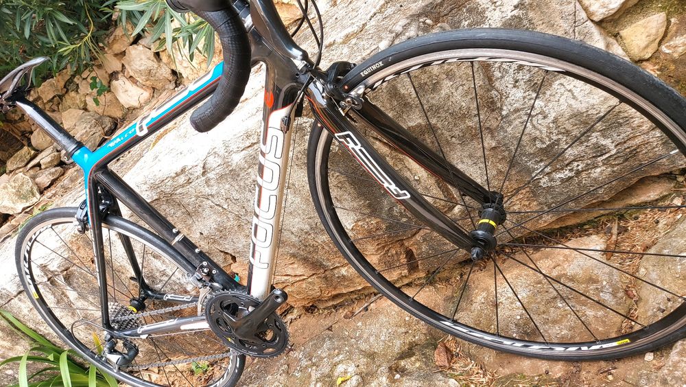 V...Focus  Izalco carbono T52