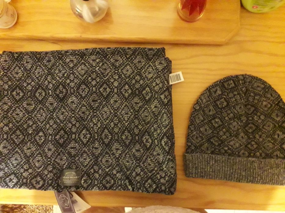 Conjunto homem gola mais gorro novo