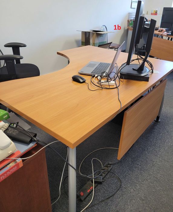 Meble biurowe - biurka, kontenery, komody