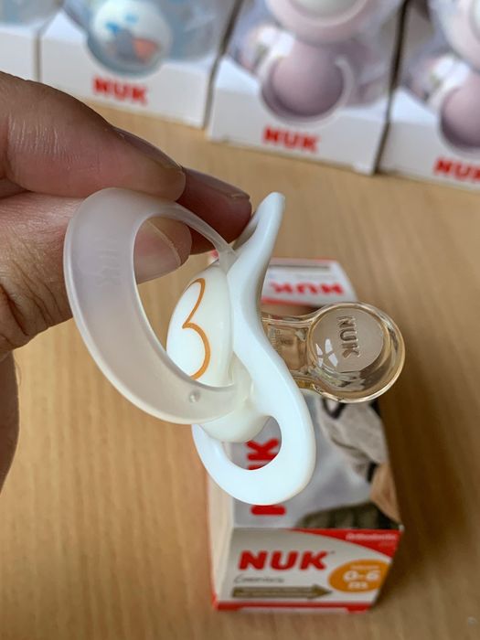 Соска пустушка NUK Silicone Latex Disney baby 0-6-18 месяцев