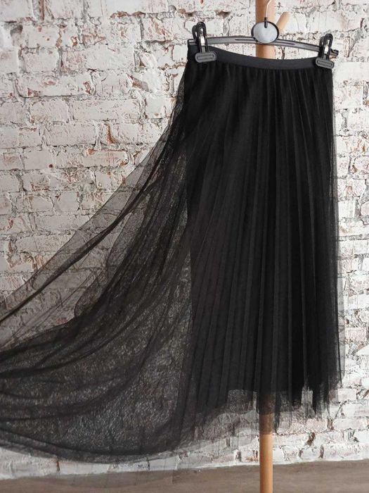RESERVED Б/У Спідниця міді чорна плісирована