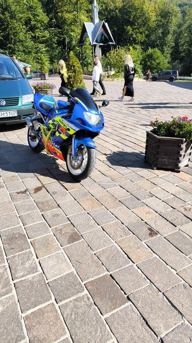 Suzuki GSXR 600 zadbany egzemplarz