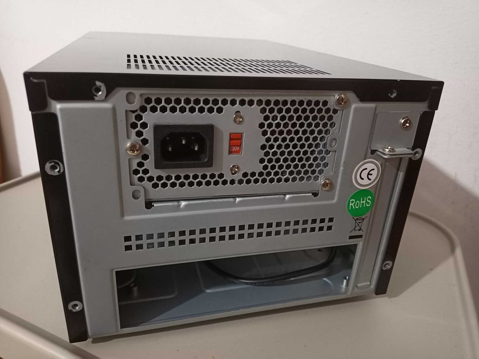 Caixa Desktop Mini ITX, com fonte 400W64343240099331121