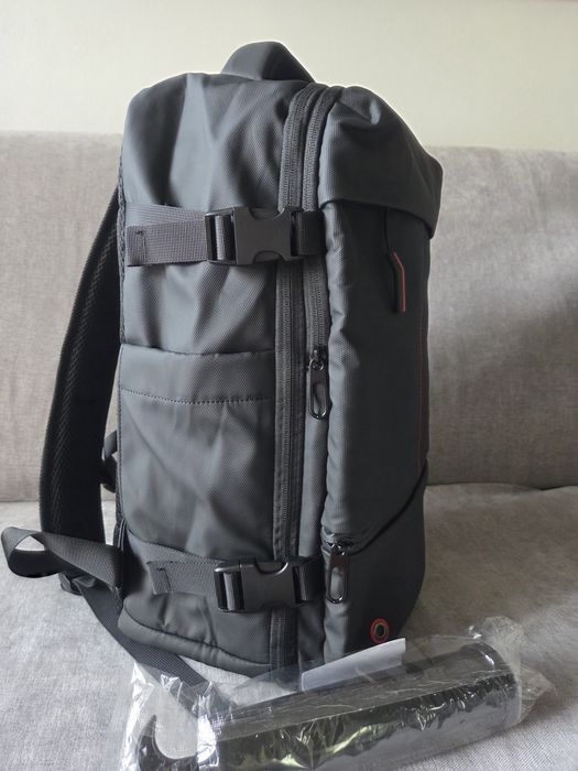 Mochila viagem com sistema de saco vácuo + bomba manual
- Sem uso, Novo
- tecido impermeável e bom acabamento 
- bolso principal com saco vácuo para m