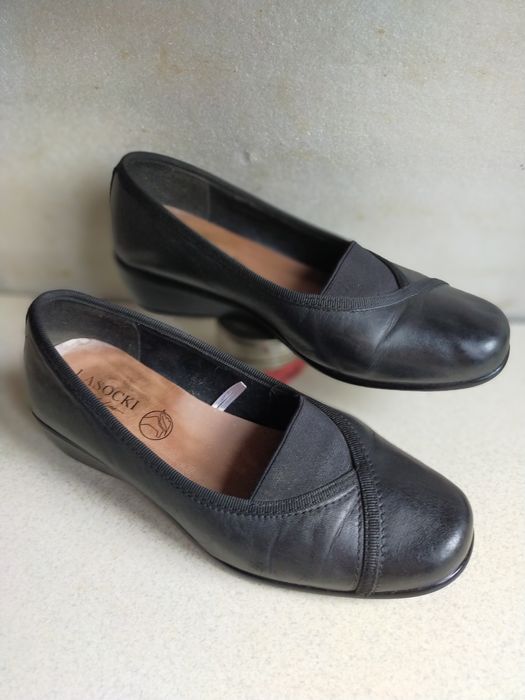 Półbuty czółenka pantofle Lasocki 38