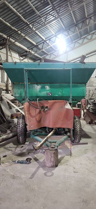 Розкидач добрив мвд 1200