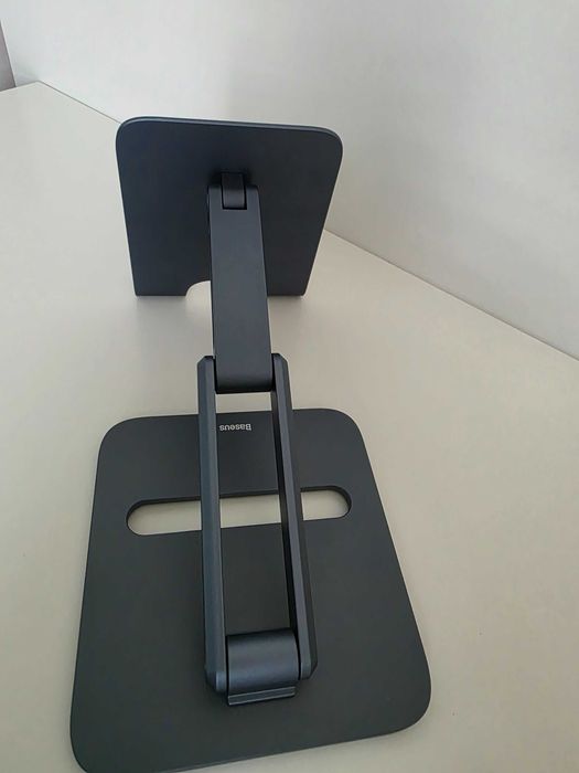 Uchwyt marki Baseus do telefonu, tabletu jak nowy.