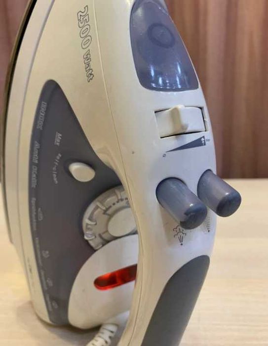 Утюг Clatronic DB 3106 на 2500W