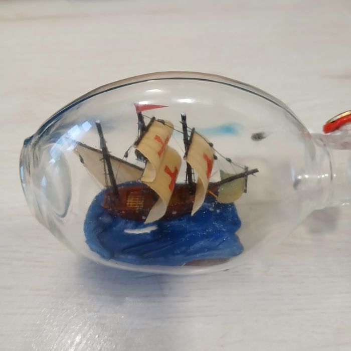 Zabytkowy żaglowiec w butelce .Vintage z lat 60. XX w.