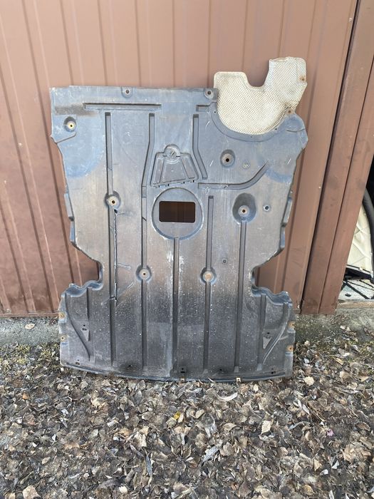 Oslona plyta pod silnik bmw e90 e91 e92
