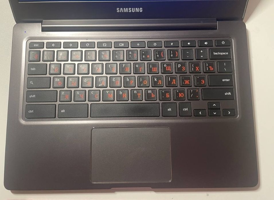 Компактний ноутбук Samsung для навчання — Тонкий, легкий, літає в інте