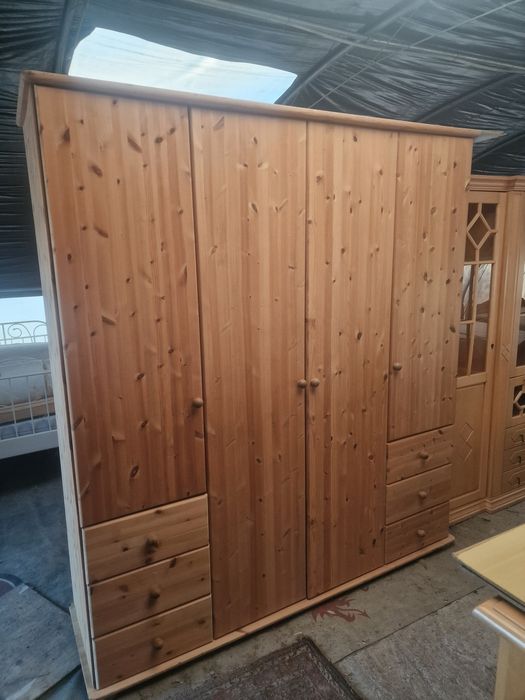 Szafa sosnowa cztero drzwiowa surowe i lite drewno