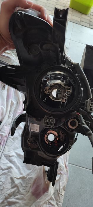 Продам фару праву Mitsubishi Outlender 3.