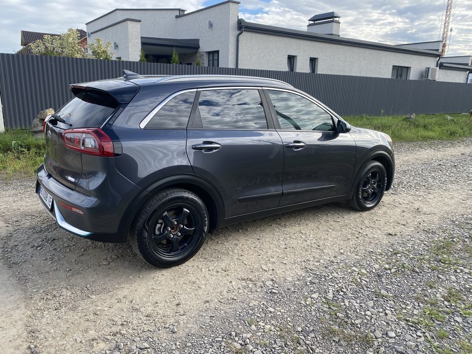 Кіа ніро ПЛАГІН -гібрид автомат Киа ниро авто хюндай бензин срочно