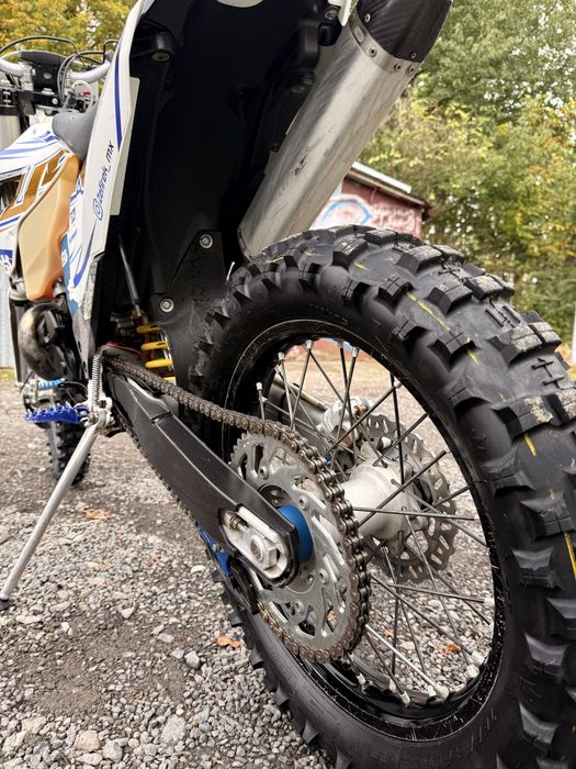 Husqvarna te 250  enduro ktm beta exc sx fe
