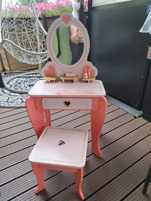 Toaletka dla dziewczynki