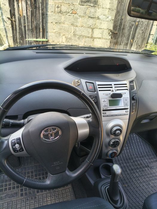 Sprzedam samochód toyota yaris