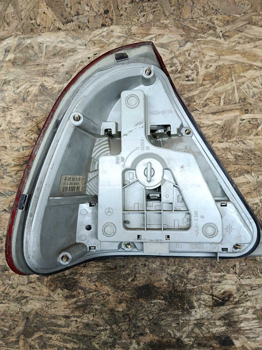 Ліхтар задній Мерседес W 202 Mercedes W 202 2028200264