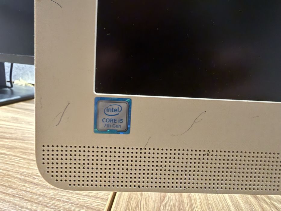 Komputer all in one HP AIO 24-E0XX