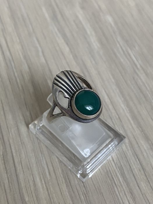 Серебряный комплект с зелёным агатом