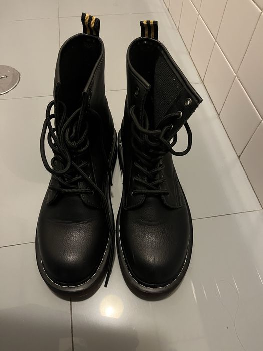 Botas semi novas, unisexo, N40