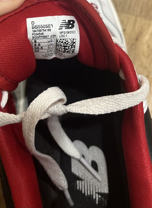 New Balance 550 Brancos e Vermelho Tamanho 38.5