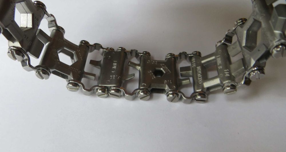 Bransoleta multitool 29 narzędzi   wzór Leatherman