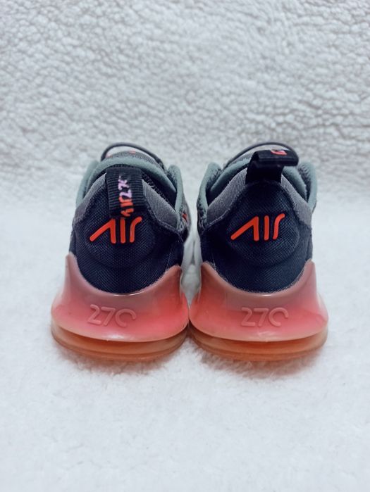 Оригінал NIKE AIR max,27 розмір,устілка 17.5 см,кросівки для дівчинки