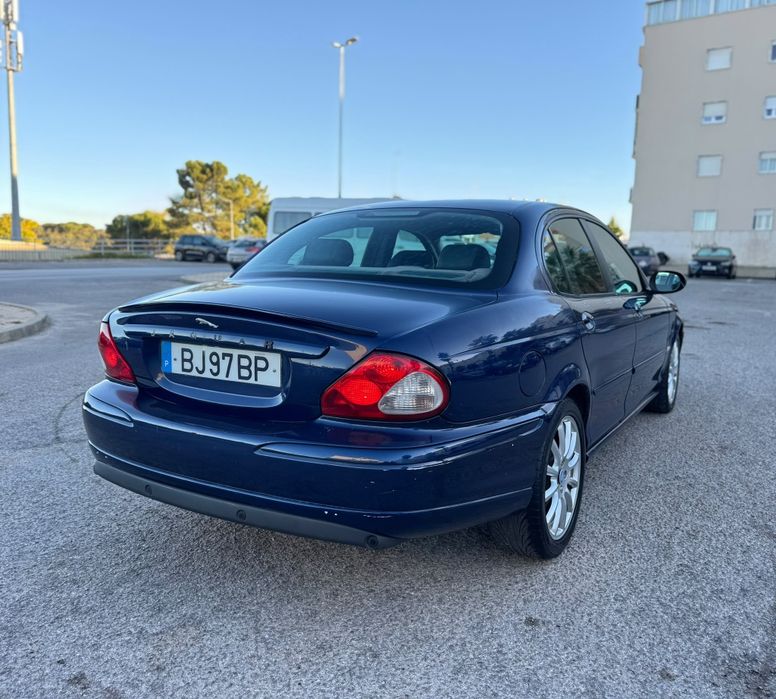 Jaguar X-Type 2.0 diesel com 170.000 mil km ano 2004 em bom estado geral — photo 3