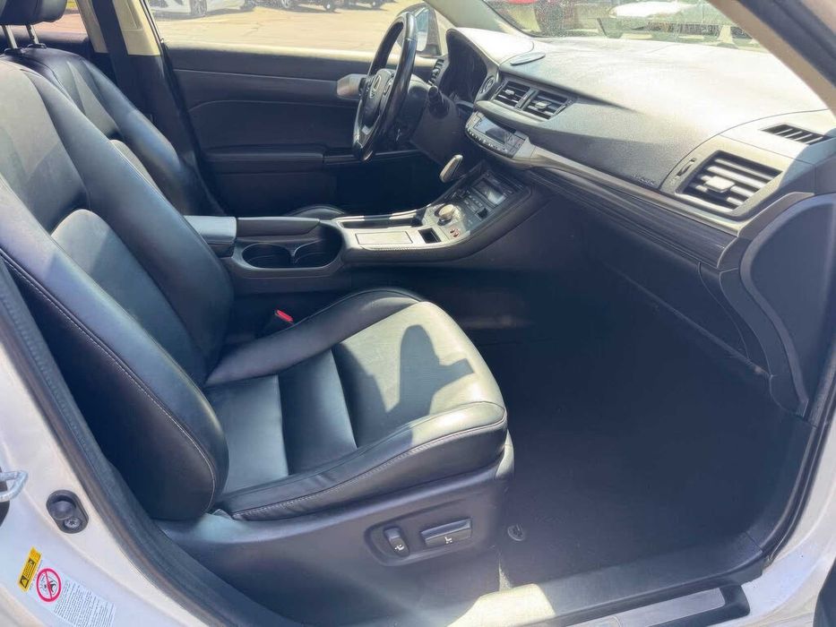 Lexus Ct 200H      2017