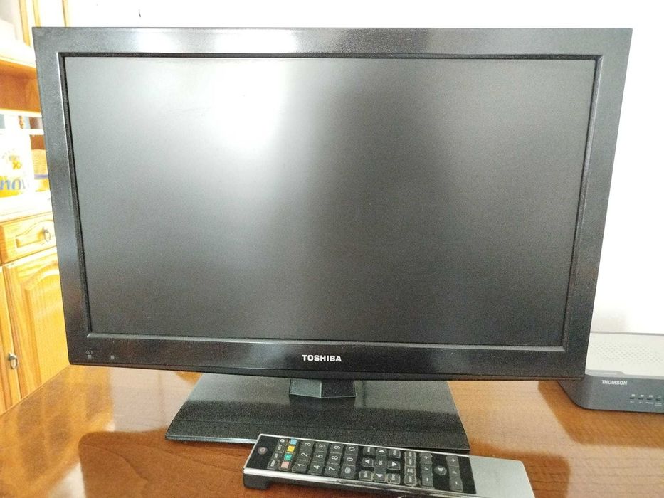 Televisão Toshiba com comando