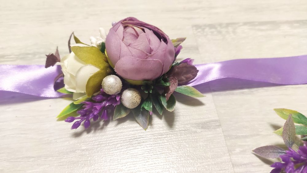 Продам бутоньєрки