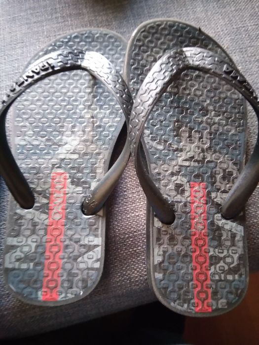 3 Havaianas crianca 27/28, 27/28 e 25/6