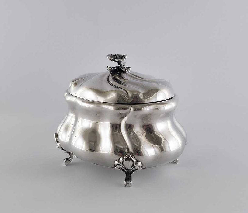 Srebrna cukiernica  autorstwa Christian Wilhelm &  Karl Deyhle