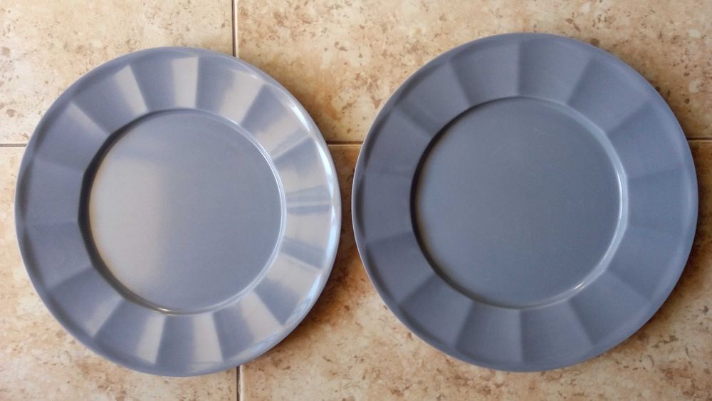 Copos, pratos, tigelas de plástico para crianças
